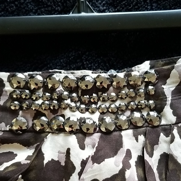 Leopard print short skirt. - Picture 3 of 5